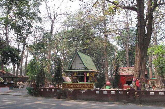 tour wat phra that chedi luang chiang rai 4