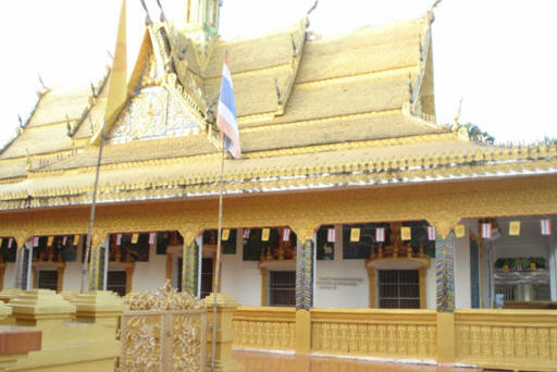 tour wat phra that chom suk chiang rai