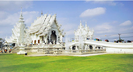 tour wat rong khun chiang rai 2