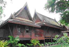 tour-tub-kwan-palace-nakhon-pathom