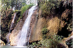 tour huaiton phueng waterfall phayao