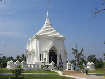 tour wat pho pra thap chang phichit 4