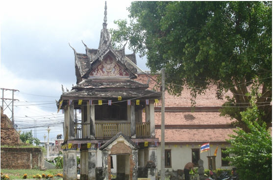 tour wat rat cha burana phitsanulok 2