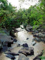 tour-poi-waterfall-phitsanulok