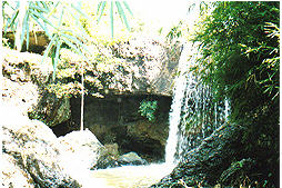 tour that pha mong waterfall phrae