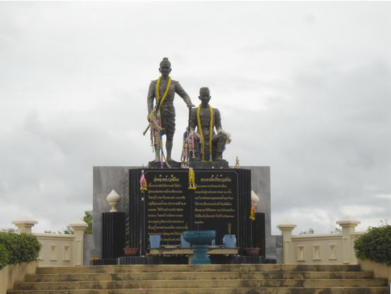 tour two great monuments states men phrae