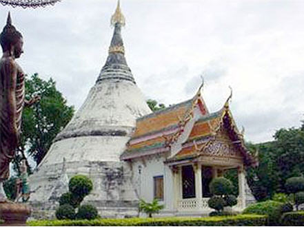 tour-wat-bot-manee-sri-boon-ruang-tak
