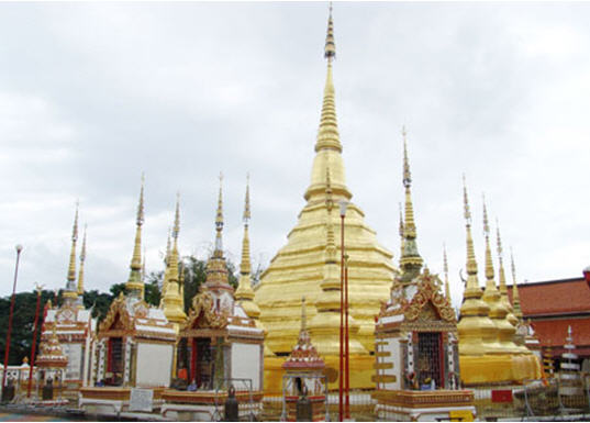 tour-wat-pra-barom-ma-that-tak
