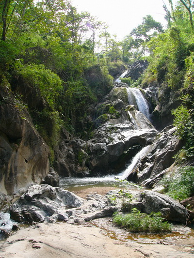 ทัวร์ น้ำตกลานสาง จังหวัดตาก tour-lansang-waterfall-tak