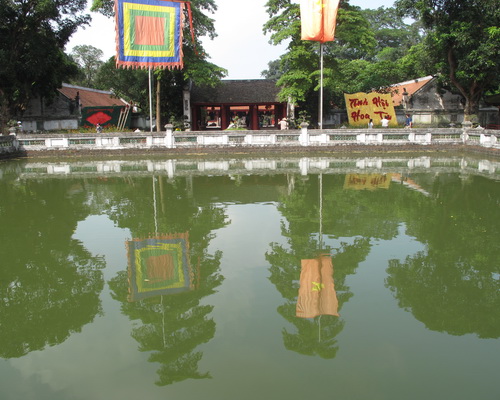 ทัวร์ วิหารวรรณกรรม เวียดนาม tour-amazon-hotel-vietnam