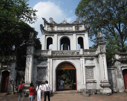 ทัวร์ วิหารวรรณกรรม เวียดนาม tour-amazon-hotel-vietnam