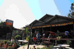 tour-nang-bod-restaurant-laos